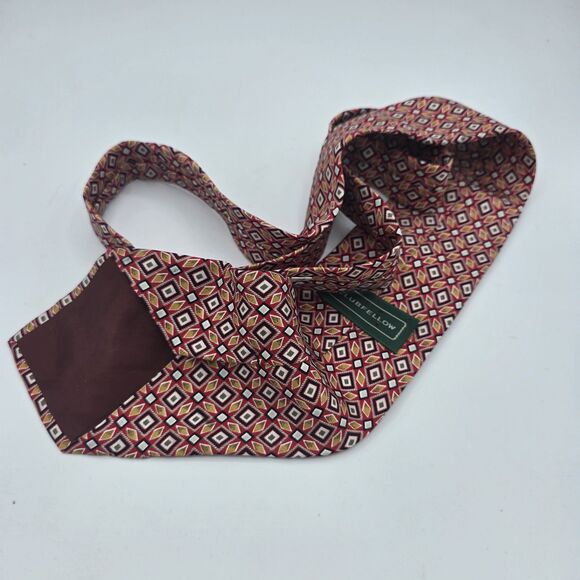 Clubfellow Italian 100% Silk Men's Tie Red Geometric on Red 57 x 4 Inch - Picture 3 of 6